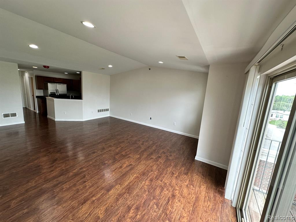 408 LEGATO Drive, Walled Lake, MI 48390 — Photo 4