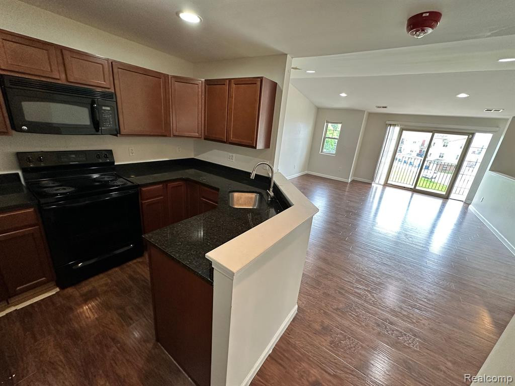 408 LEGATO Drive, Walled Lake, MI 48390 — Photo 10