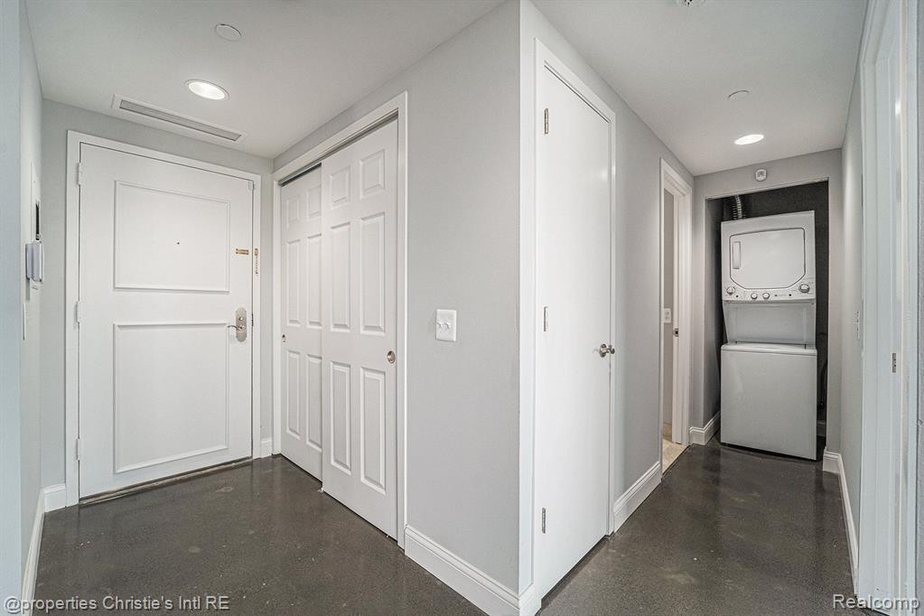 3320 Spinnaker Lane, 7B, Detroit, MI 48207 — Photo 17