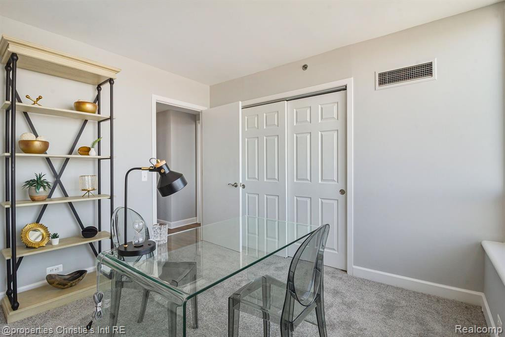 3320 SPINNAKER Lane, 8A, Detroit, MI 48207 — Photo 15