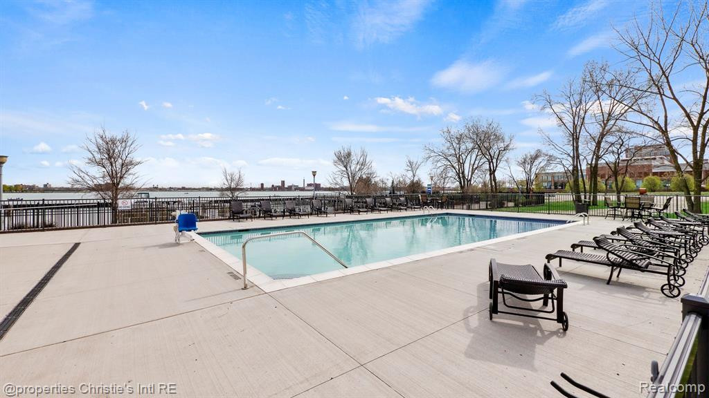 3320 SPINNAKER Lane, 8A, Detroit, MI 48207 — Photo 22