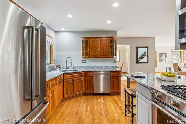 2547 S COMMERCE Road, Wolverine Lake, MI 48390 — Photo 12