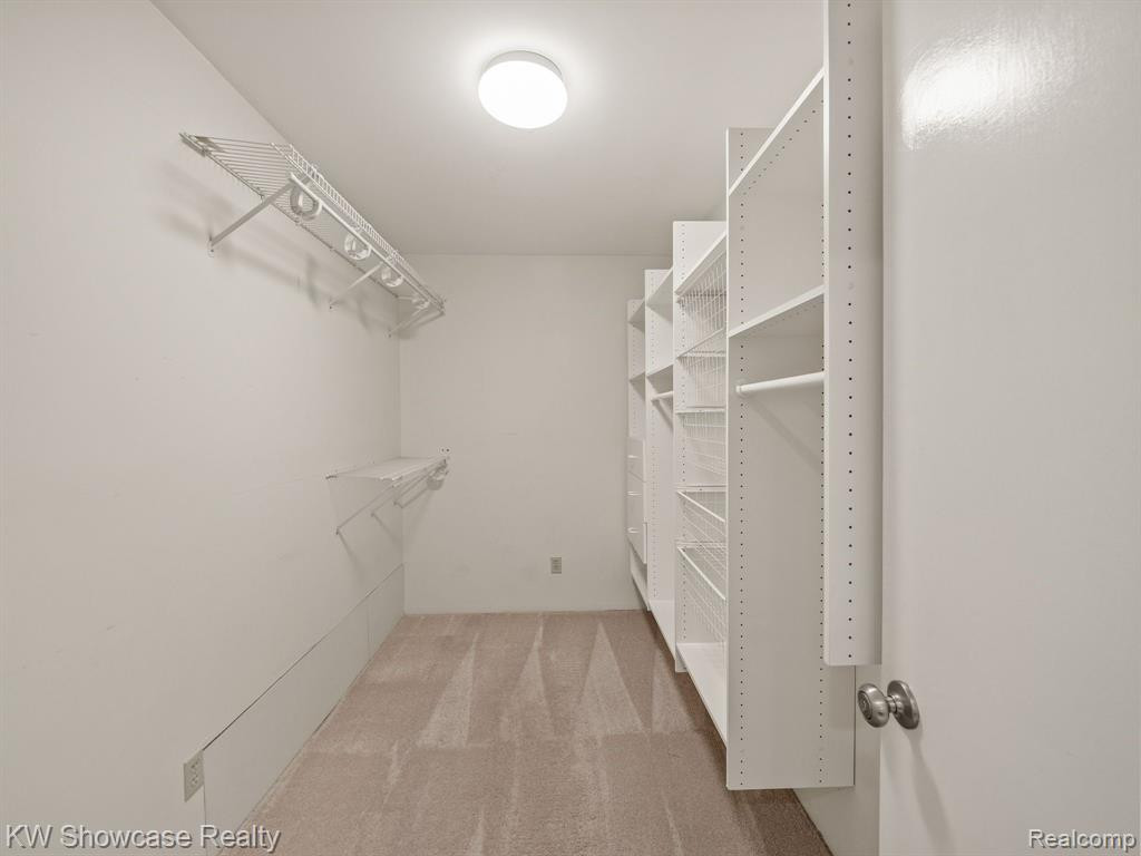 2547 S COMMERCE Road, Wolverine Lake, MI 48390 — Photo 27