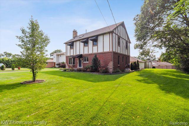 2547 S COMMERCE Road, Wolverine Lake, MI 48390 — Photo 65