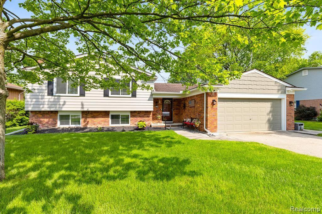 4137 CAMBRIDGE CRESCENT, Troy, MI 48085 — Photo 2