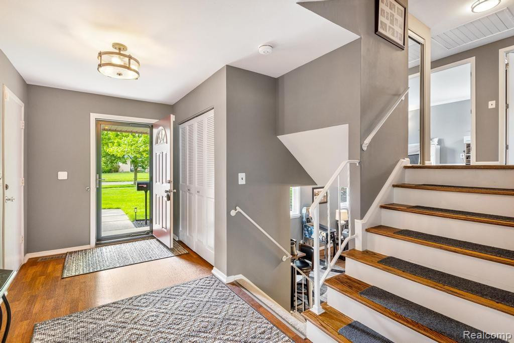 4137 CAMBRIDGE CRESCENT, Troy, MI 48085 — Photo 8