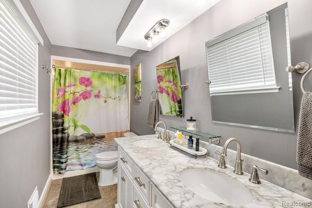 4137 CAMBRIDGE CRESCENT, Troy, MI 48085 — Photo 15