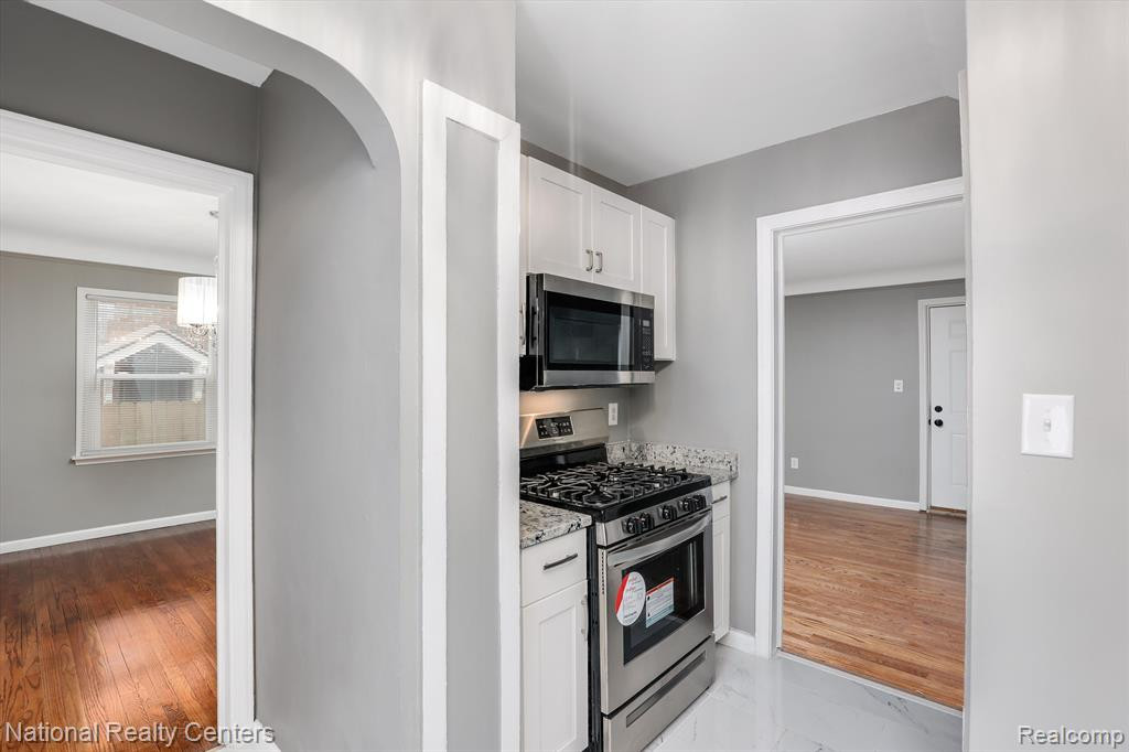 4121 SOMERSET Avenue, Detroit, MI 48224 — Photo 4