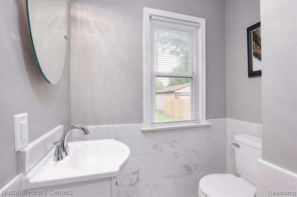 4121 SOMERSET Avenue, Detroit, MI 48224 — Photo 6