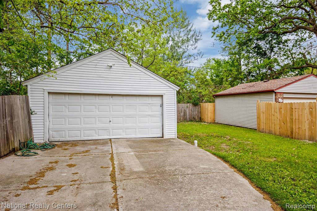 4121 SOMERSET Avenue, Detroit, MI 48224 — Photo 17