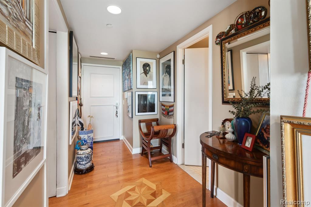 3320 SPINNAKER Lane, 7F, Detroit, MI 48207 — Photo 3
