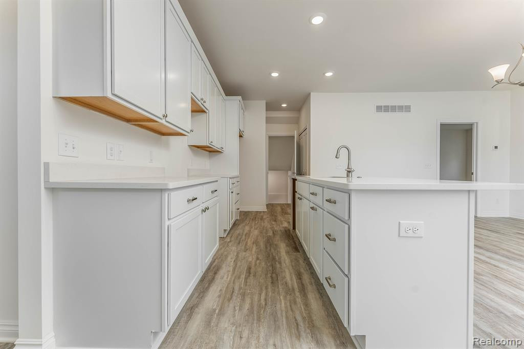 712 Ander Lane, 82, White Lake, MI — Photo 11
