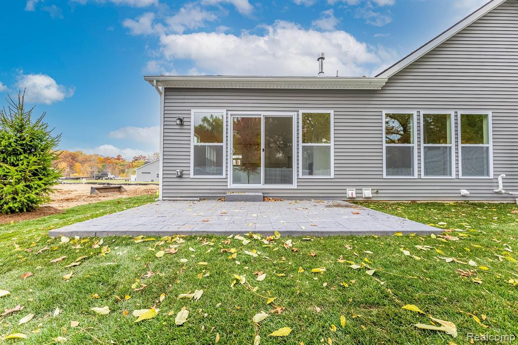 712 Ander Lane, 82, White Lake, MI — Photo 28