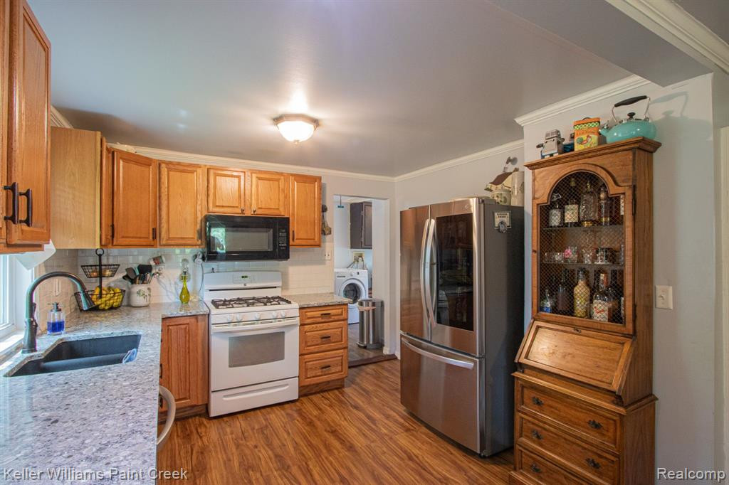 7648 LAPEER Road, Kenockee, MI 48006 — Photo 10