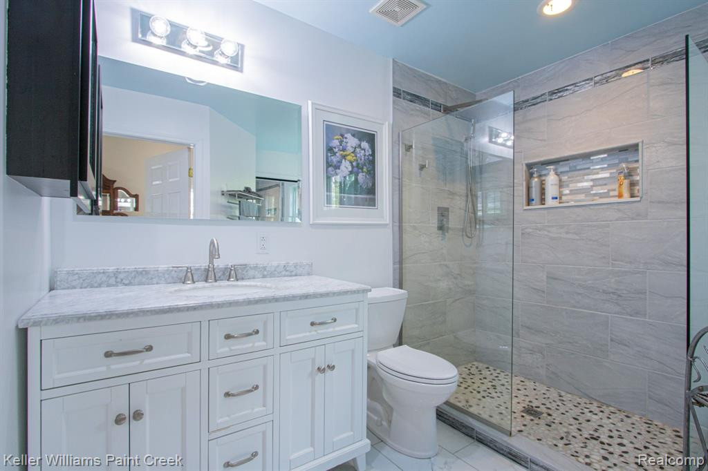 7648 LAPEER Road, Kenockee, MI 48006 — Photo 16