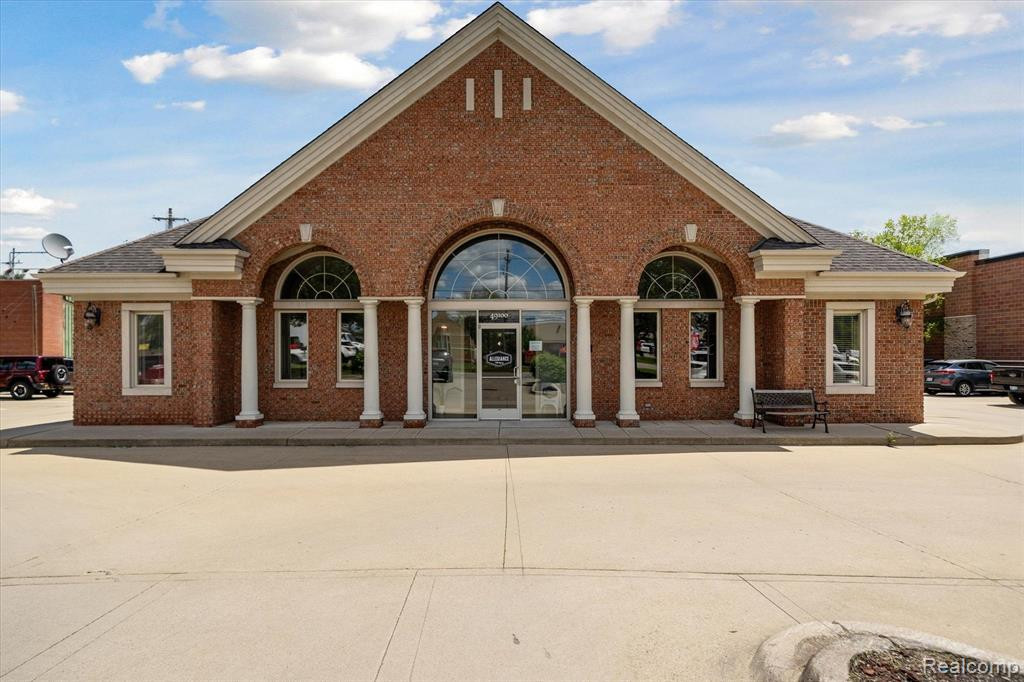 49086 N VAN DYKE Avenue E, Shelby Twp, MI 48317 — front exterior