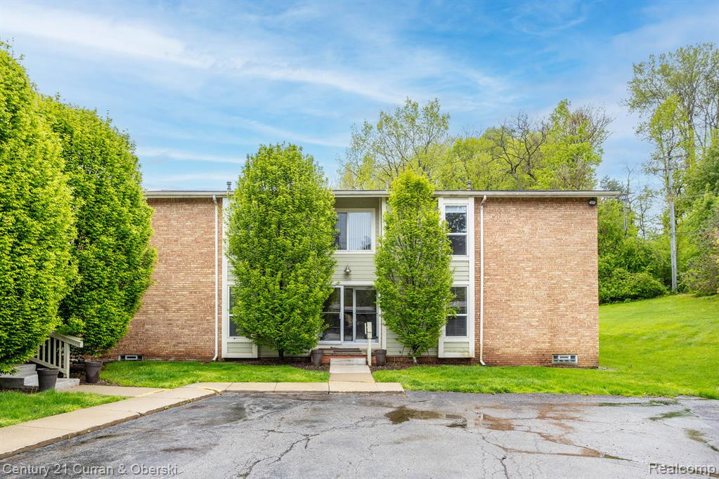 735 RANDOLPH Street, Northville, MI 48167 — front exterior