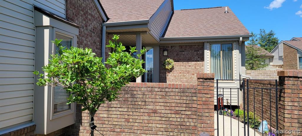 23254 REYNARD Drive, Southfield, MI 48034 — Photo 2