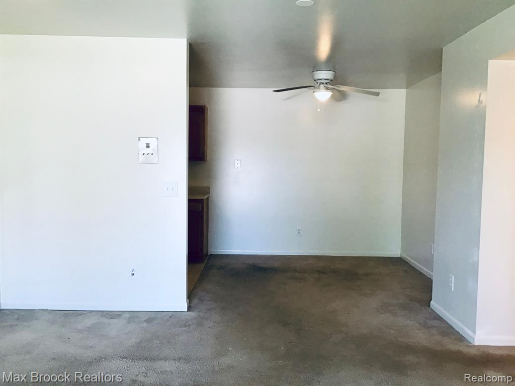 10045 ALLEN POINTE Drive, Allen Park, MI 48101 — Photo 4