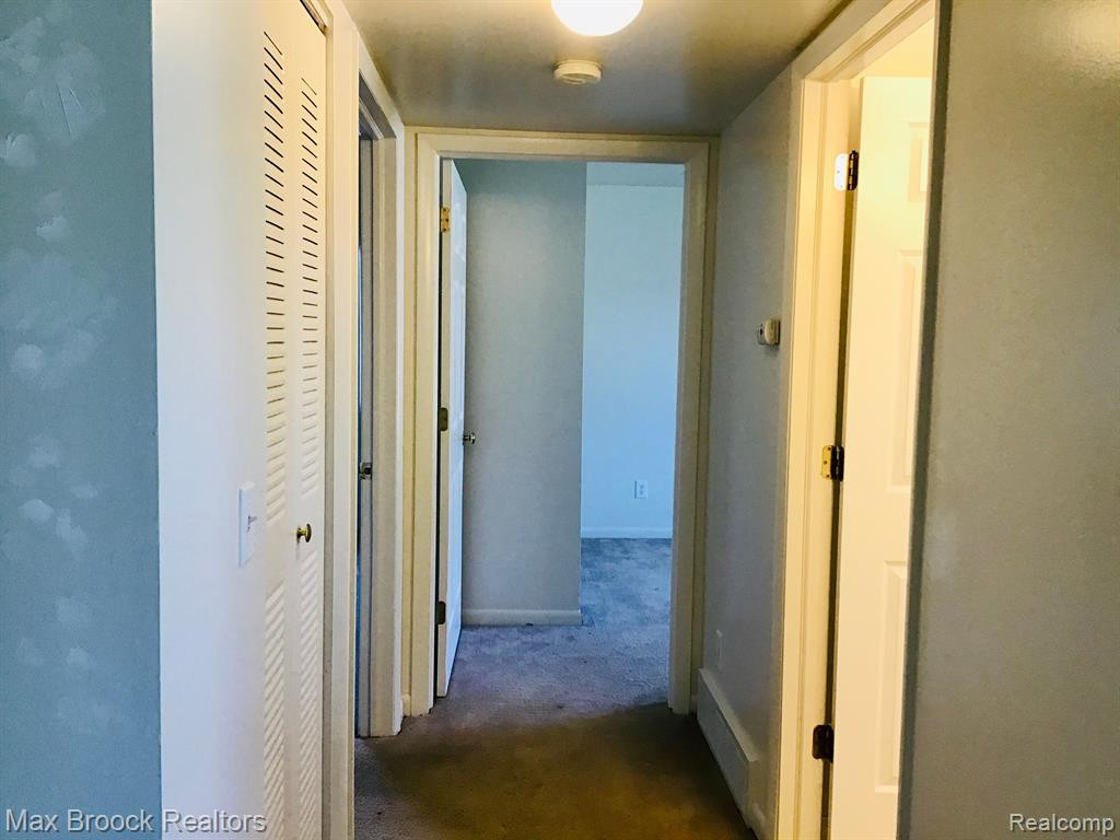 10045 ALLEN POINTE Drive, Allen Park, MI 48101 — Photo 9