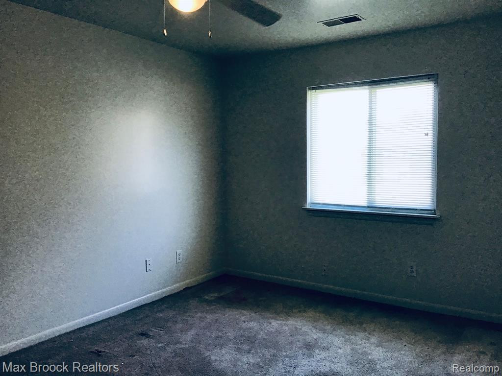 10045 ALLEN POINTE Drive, Allen Park, MI 48101 — Photo 15
