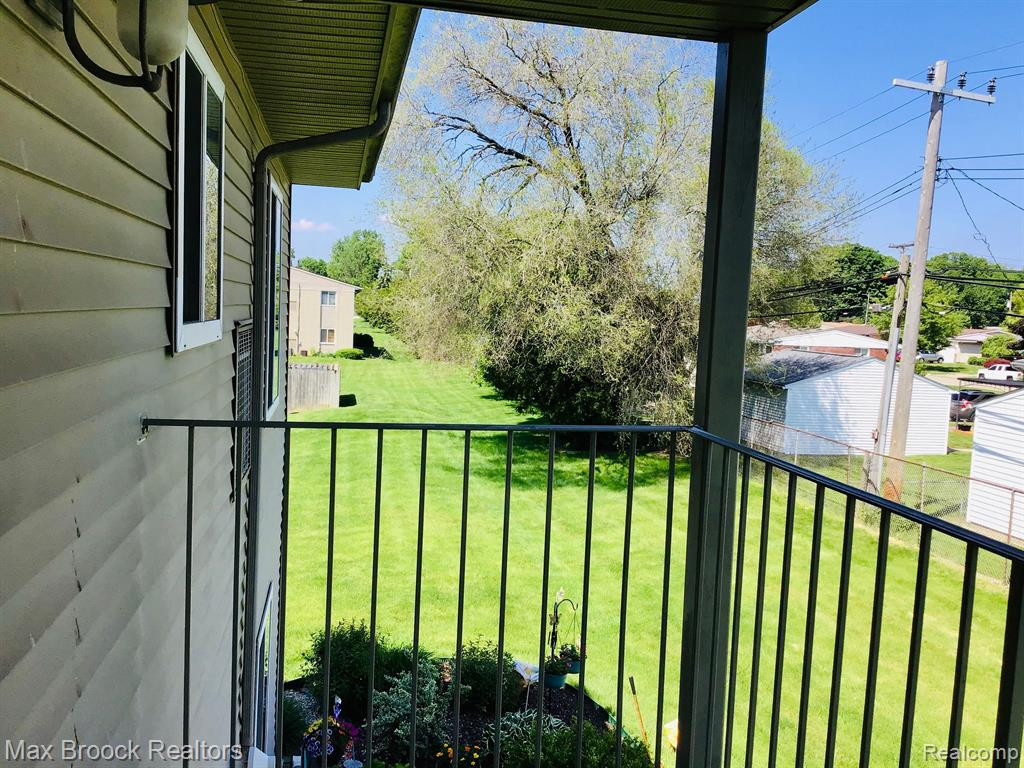 10045 ALLEN POINTE Drive, Allen Park, MI 48101 — Photo 17