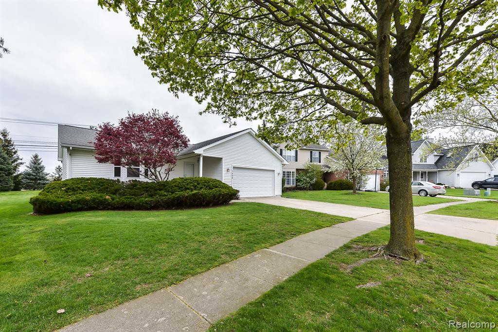 1450 MIDDLEWOOD Drive, Saline, MI 48176 — Photo 3