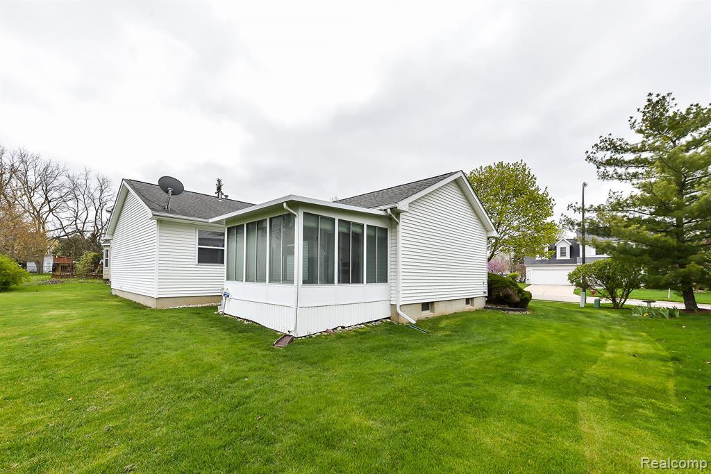 1450 MIDDLEWOOD Drive, Saline, MI 48176 — Photo 4