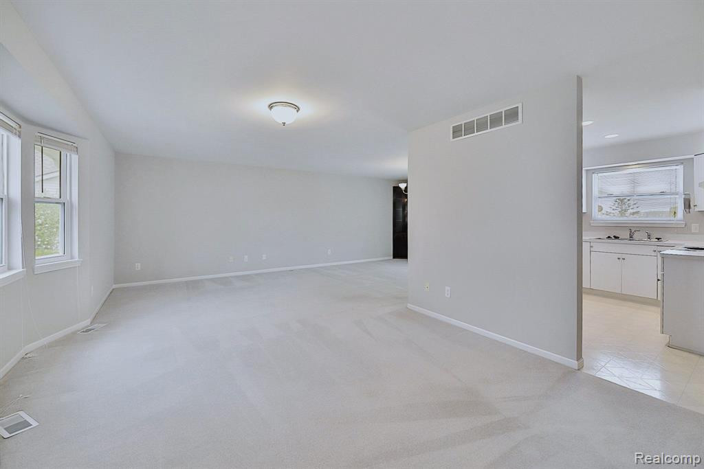 1450 MIDDLEWOOD Drive, Saline, MI 48176 — Photo 9