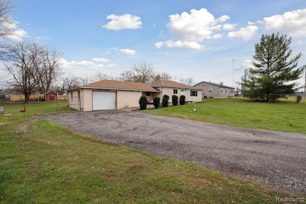 897 OAK Street, Lennon Vlg, MI 48449 — Photo 3
