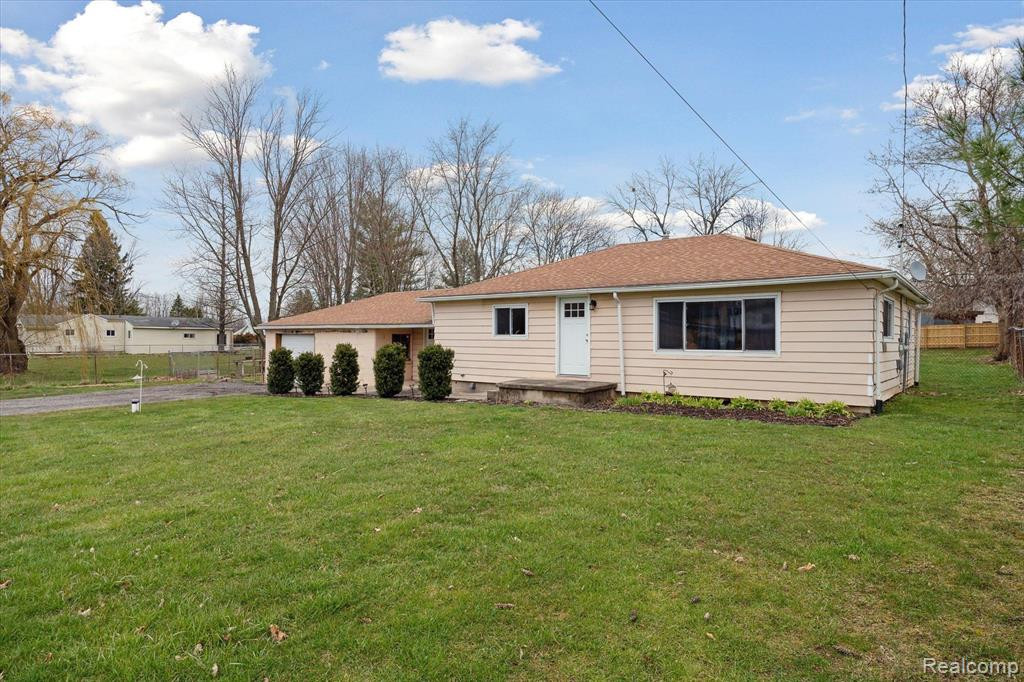 897 OAK Street, Lennon Vlg, MI 48449 — Photo 4