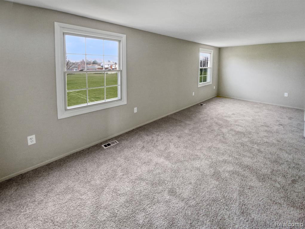 4679 LEISURE Lane, Trenton, MI 48183 — Photo 11
