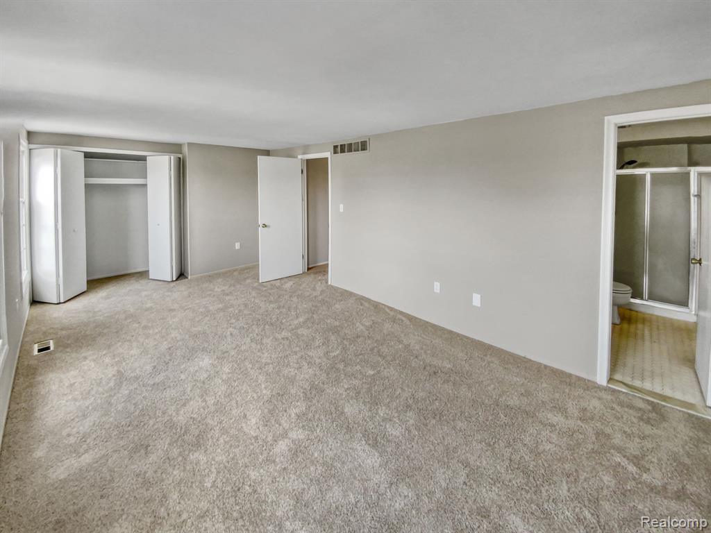 4679 LEISURE Lane, Trenton, MI 48183 — Photo 13