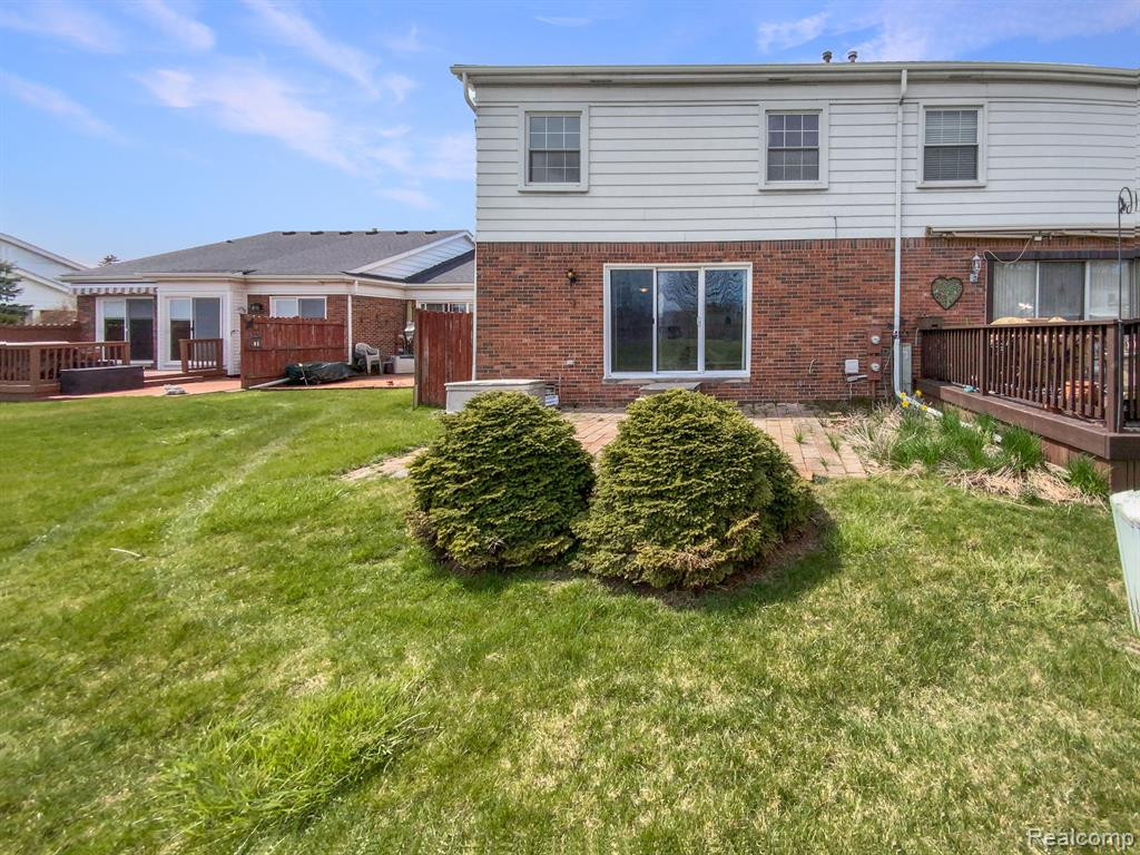 4679 LEISURE Lane, Trenton, MI 48183 — Photo 16
