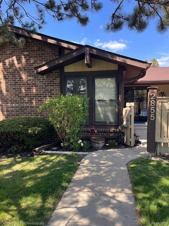 2855 ROUNDTREE Drive, 104L, Troy, MI 48083 — Photo 3