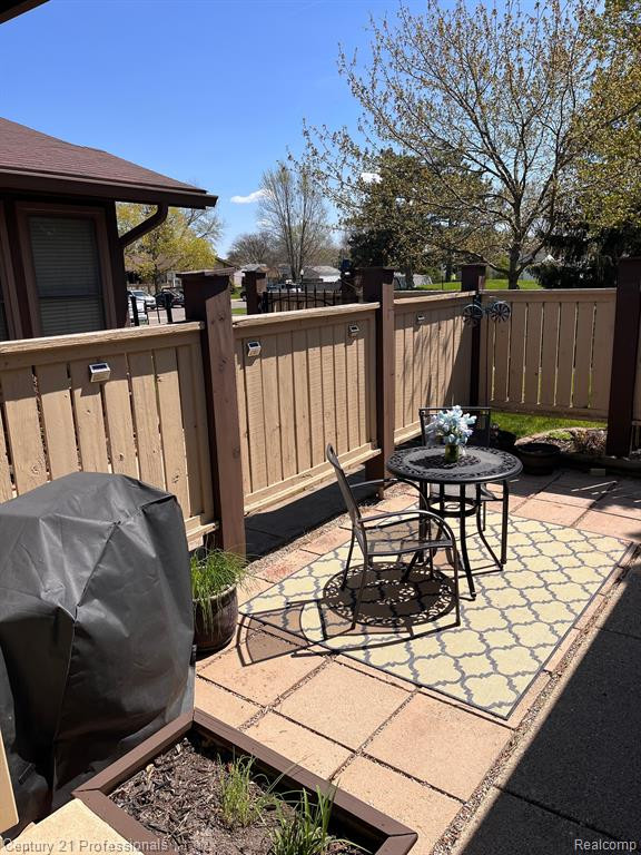 2855 ROUNDTREE Drive, 104L, Troy, MI 48083 — Photo 5