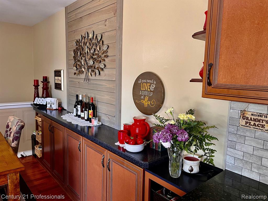 2855 ROUNDTREE Drive, 104L, Troy, MI 48083 — Photo 13