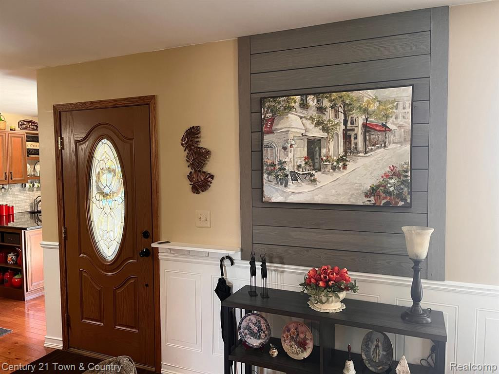 2855 ROUNDTREE Drive, 104L, Troy, MI 48083 — Photo 16