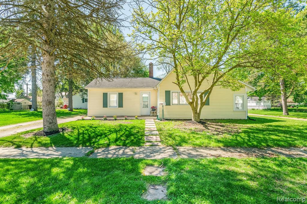 71 W WABASH Avenue, Belleville, MI 48111 — front exterior