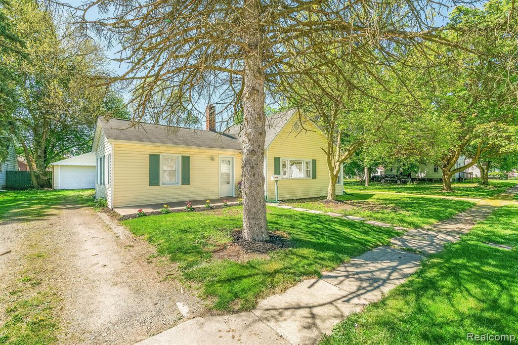 71 W WABASH Avenue, Belleville, MI 48111 — Photo 2