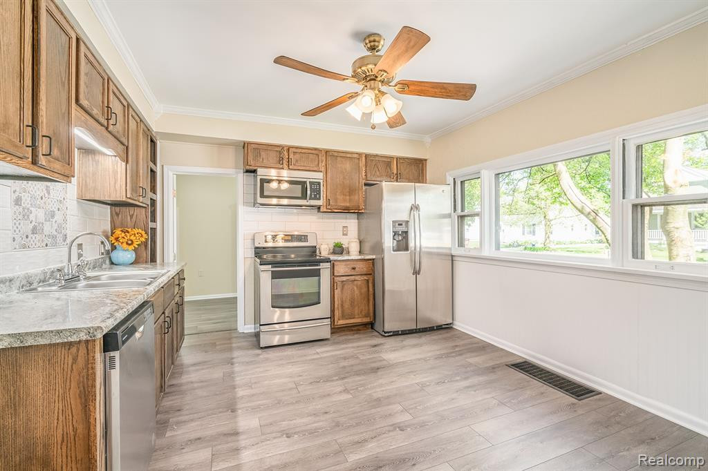 71 W WABASH Avenue, Belleville, MI 48111 — Photo 7