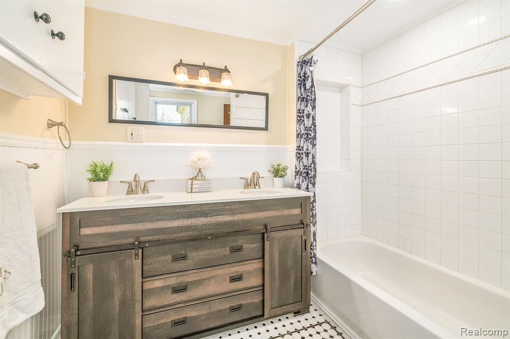 71 W WABASH Avenue, Belleville, MI 48111 — Photo 15