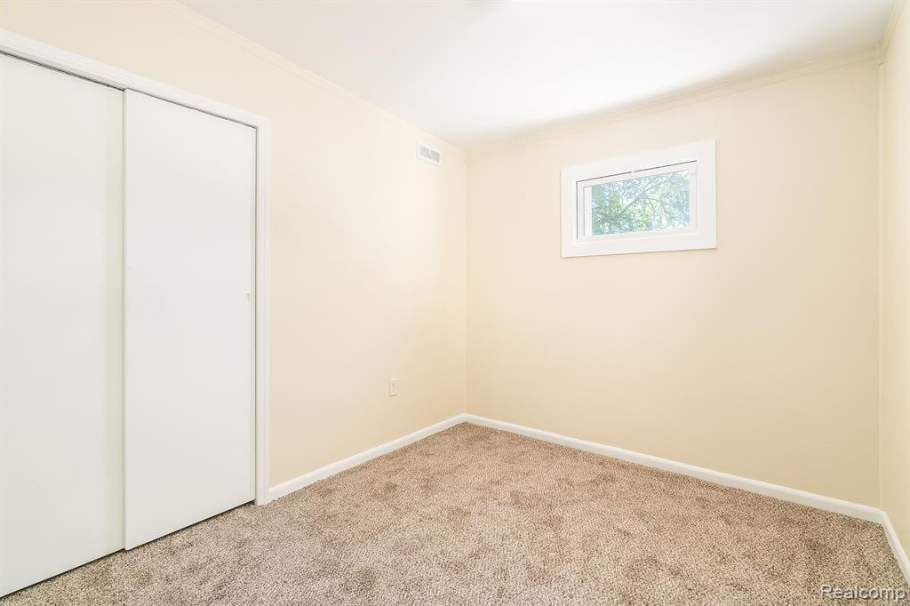 71 W WABASH Avenue, Belleville, MI 48111 — Photo 16