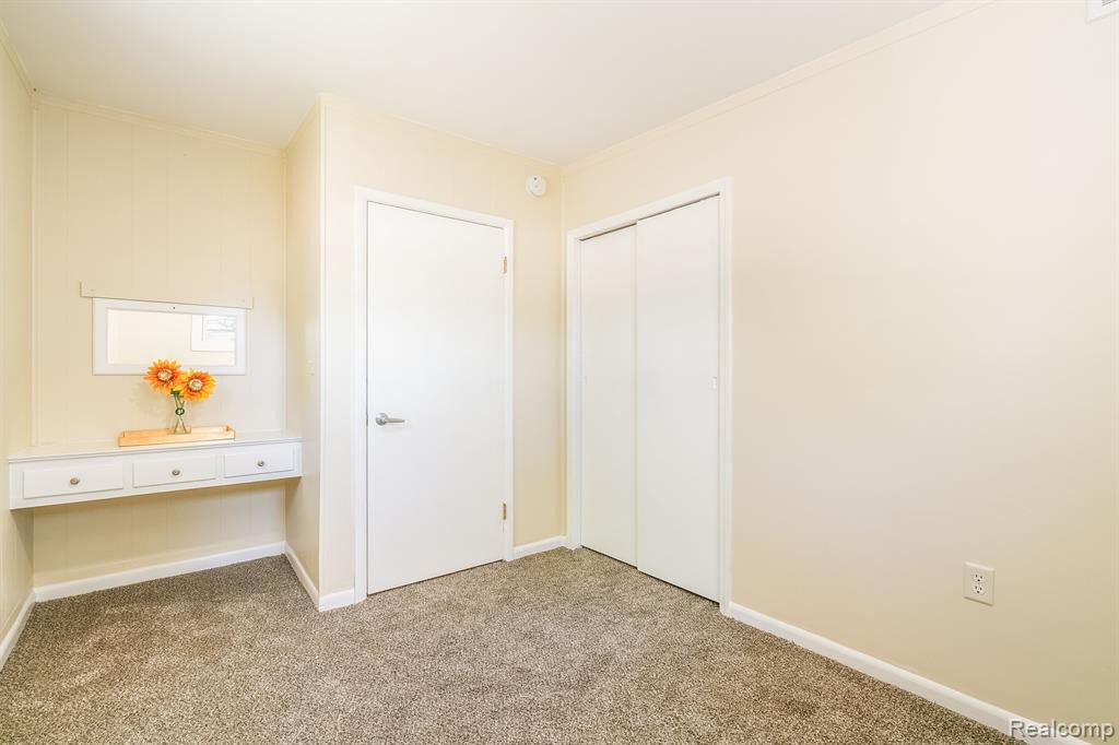 71 W WABASH Avenue, Belleville, MI 48111 — Photo 17