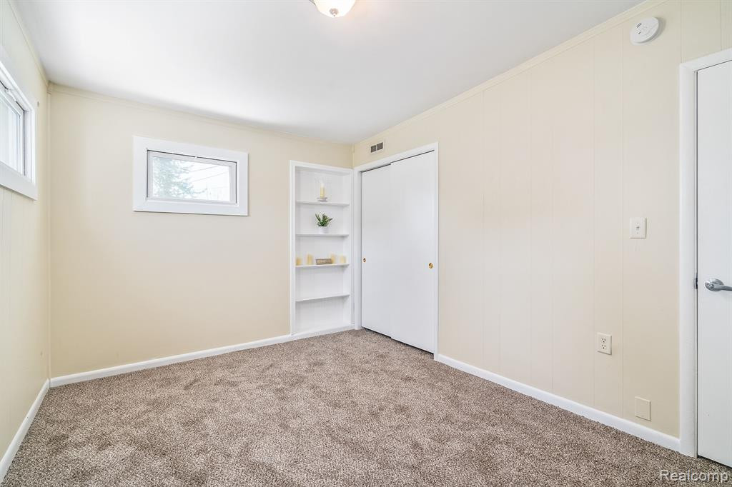 71 W WABASH Avenue, Belleville, MI 48111 — Photo 21