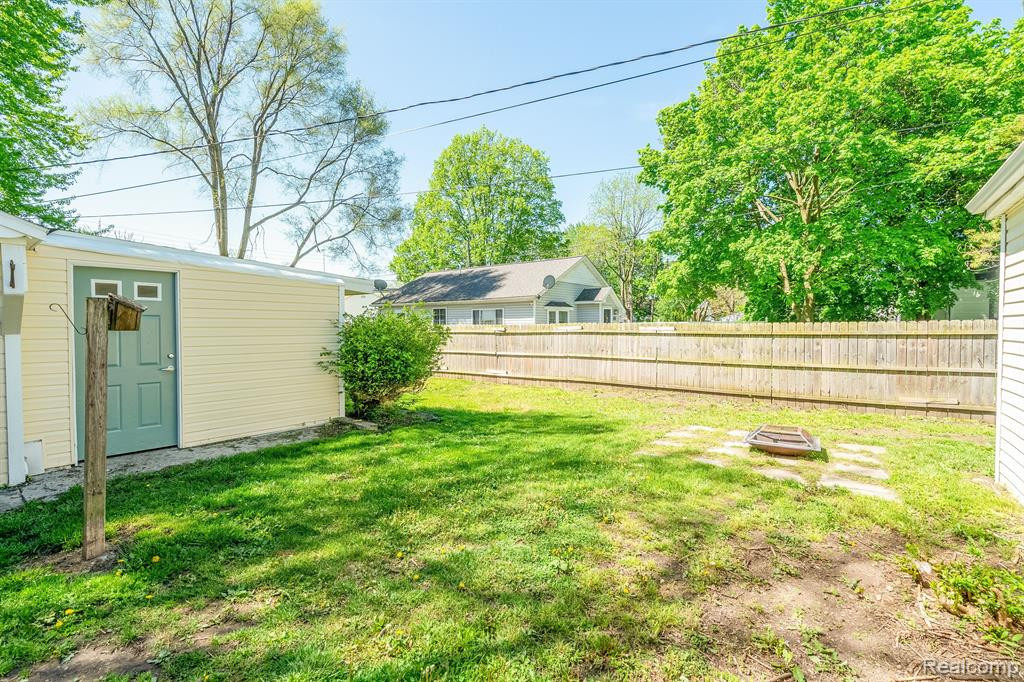 71 W WABASH Avenue, Belleville, MI 48111 — Photo 26