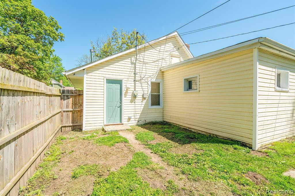 71 W WABASH Avenue, Belleville, MI 48111 — Photo 28