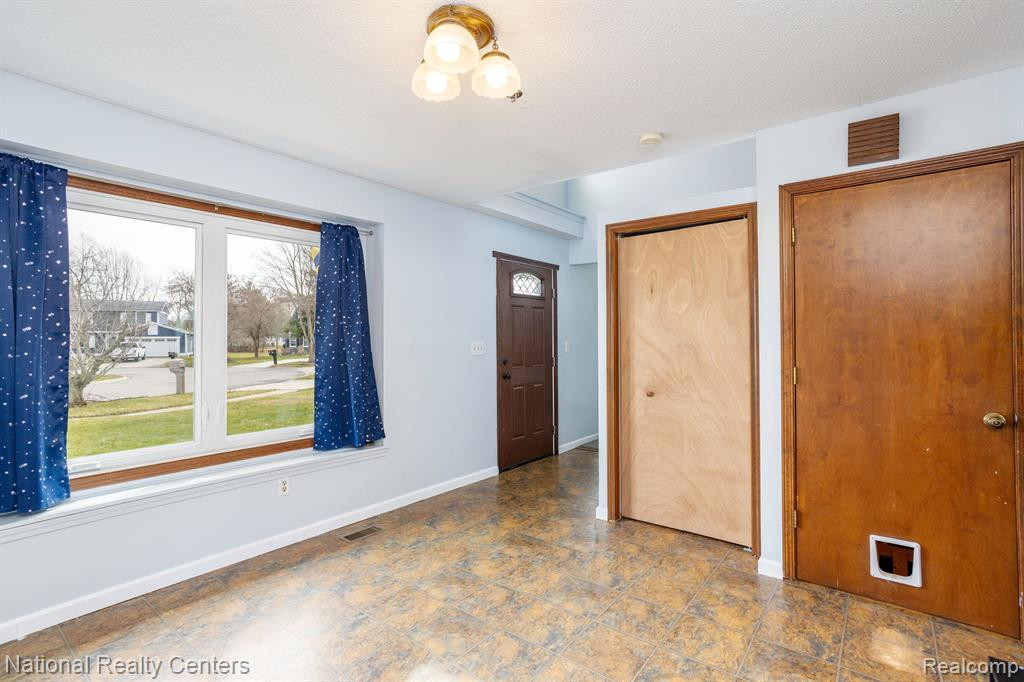 1129 RATHFON Circle, Saline, MI 48176 — Photo 13