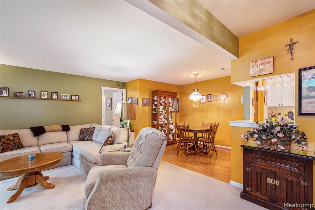 4237 BERKSHIRE Drive, Sterling Heights, MI 48314 — Photo 5