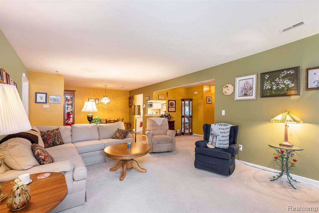 4237 BERKSHIRE Drive, Sterling Heights, MI 48314 — Photo 7